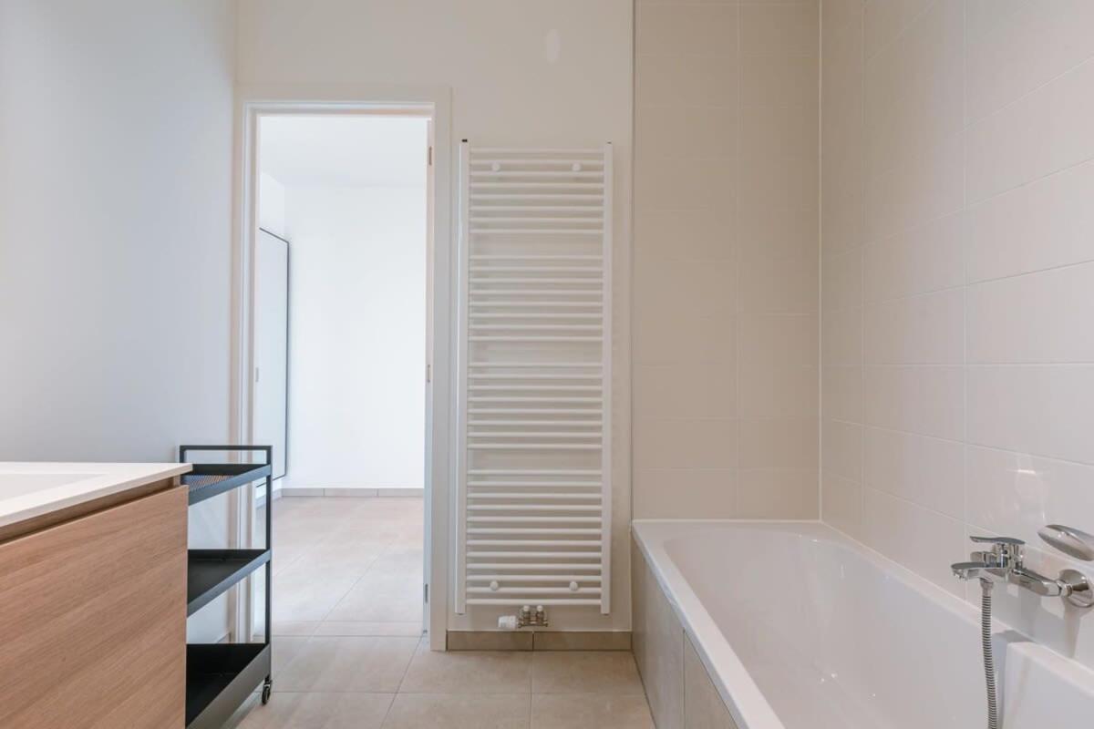 Huswell - Lovely New Apartment At The Harbor + Parking Bruges Extérieur photo