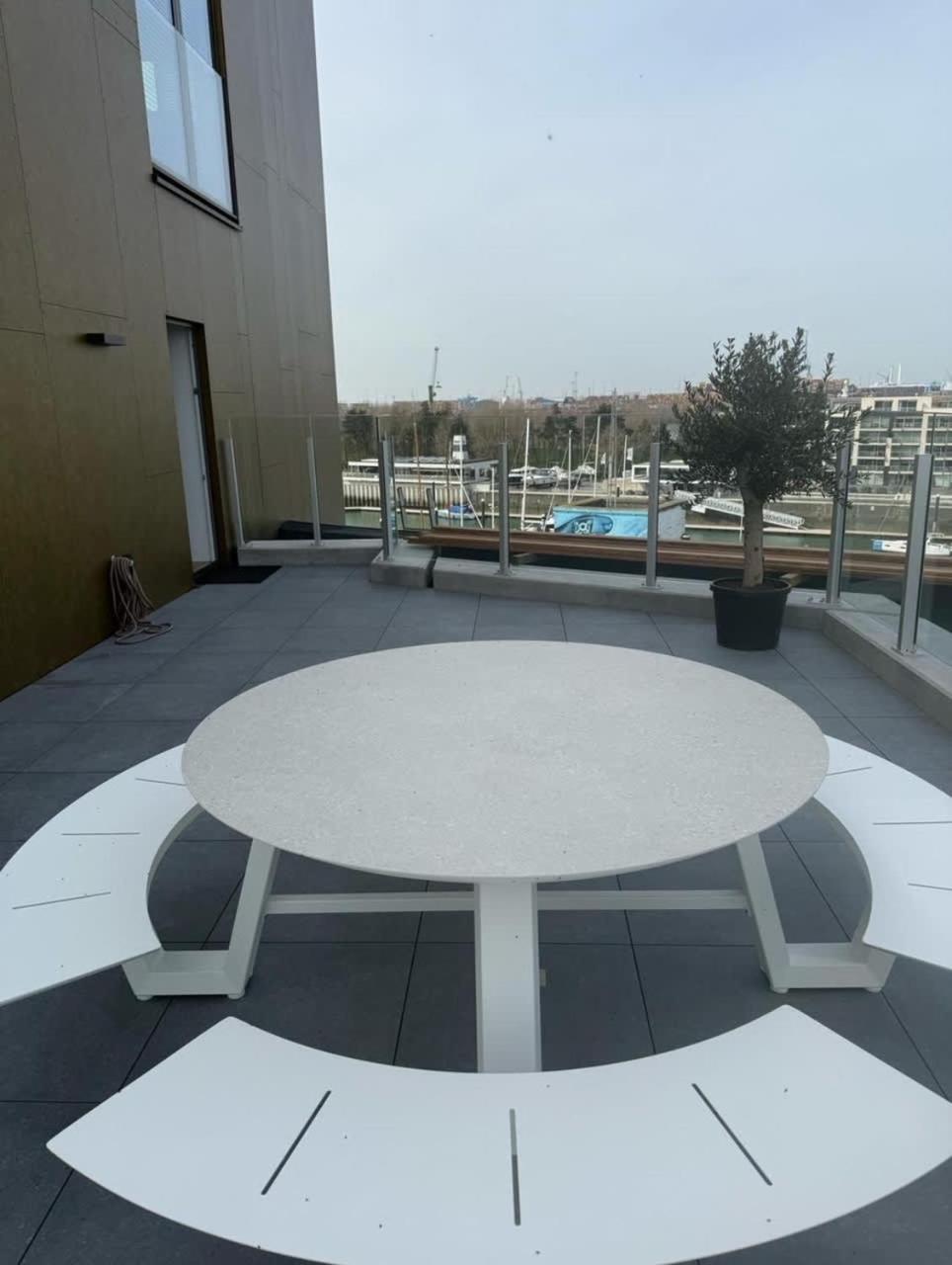 Huswell - Lovely New Apartment At The Harbor + Parking Bruges Extérieur photo